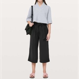 NEW Lululemon Noir Crop  *NWT *SE